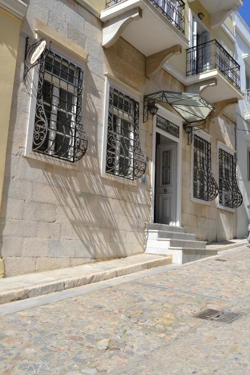 Ariadni Rooms & Apartments Ermoupoli Luaran gambar
